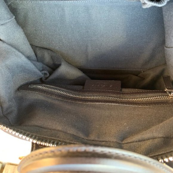 GIVENCHY NIGHTINGALE SIGNATURE STUDDED BAG - LIMITED EDITION - Picture 8 of 10